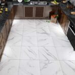 Azulejo adhesivo 60 x 60 blanco marmolizado pegatina decorativa FK23D-251 - Imagen 3