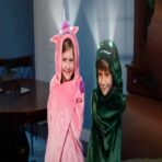 Manta capa infantil con luz en los ojos FK22-67 - Imagen 2